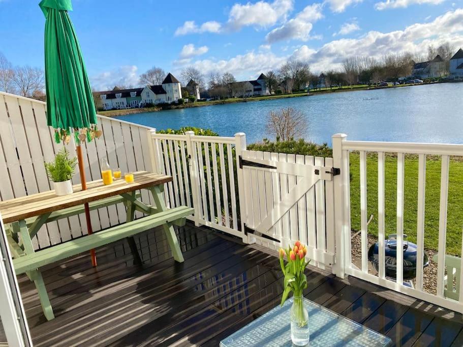 Emerald Lake House South Cerney Exterior foto