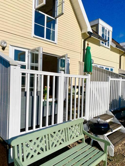 Emerald Lake House South Cerney Exterior foto